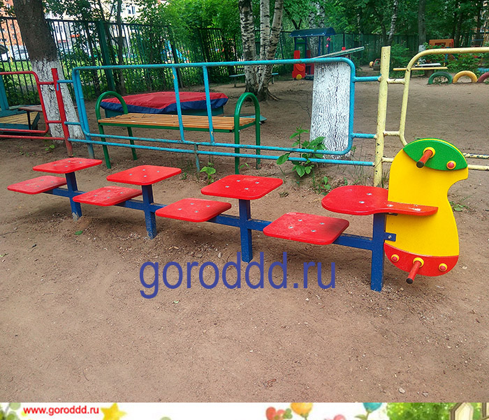 Детская уличная скамейка на 8 мест для сюжетно-ролевых игр