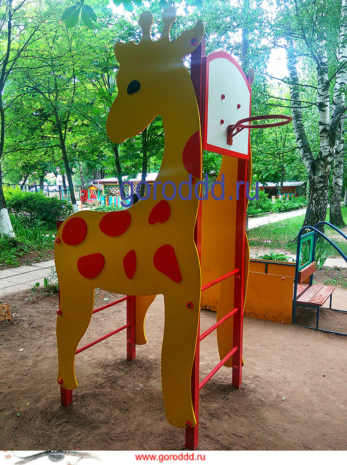 Детская баскетбольная стойка жирафом и лестницами