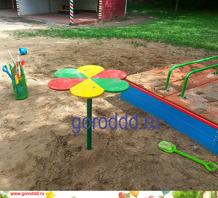 Столик для детской площадки "Маргаритка"